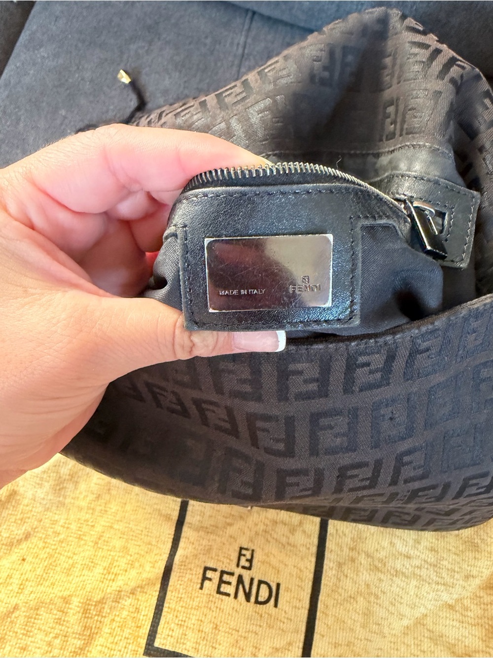 Vintage Fendi Mamma Baguette - Brown Zucca Canvas Monogram (Y2K Era) - Picture 7 of 11